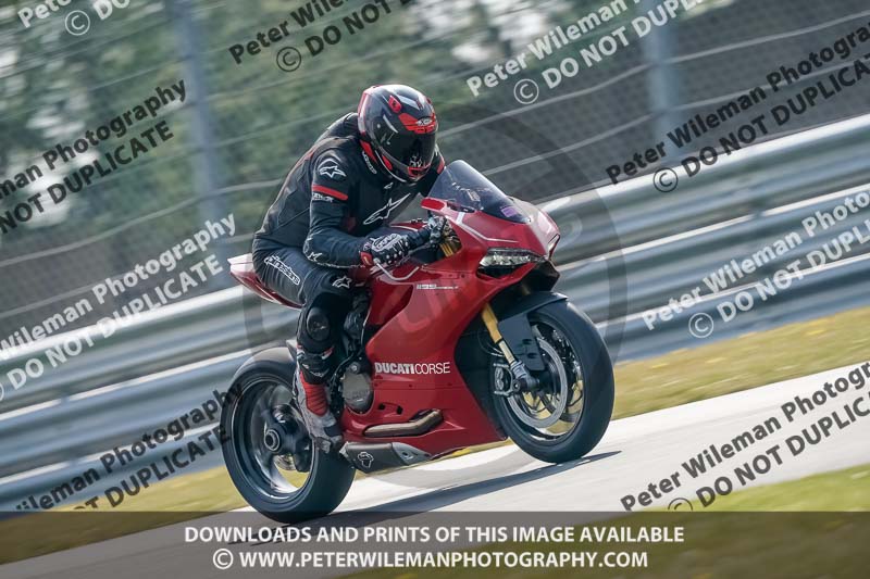 donington no limits trackday;donington park photographs;donington trackday photographs;no limits trackdays;peter wileman photography;trackday digital images;trackday photos
